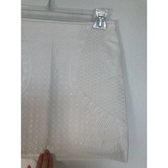Uniq Faux Leather Texture Embroidery White Mini Skirt - S - Picture 6 of 6